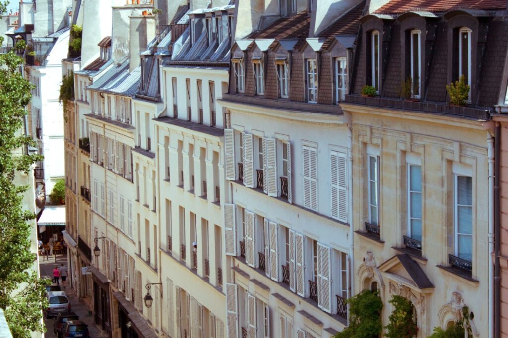 Déguster une Bonne Glace près de l'Hôtel de Seine