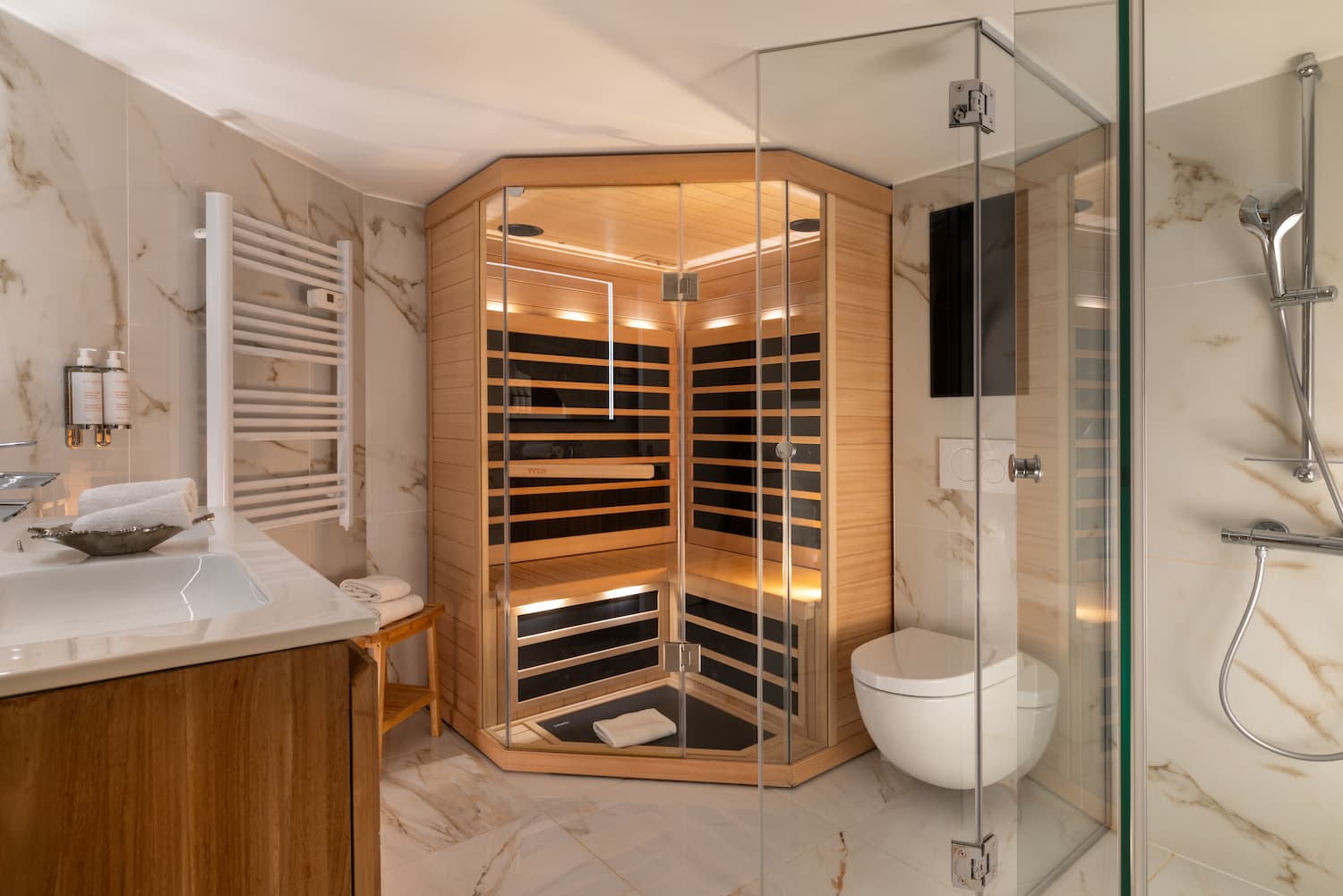 bathroom with a sauna | romantic stay in Paris | hotel de seine Paris