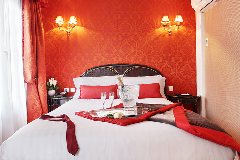 Book a hotel room in Paris for Valentine's Day